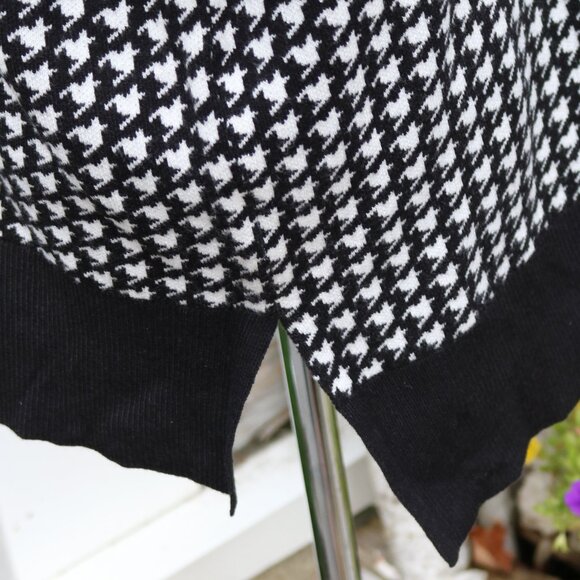 NEW Philosophy Plus Size Black Houndstooth V-Neck Viscose  Blend Sweater Sz 2X - Picture 4 of 10